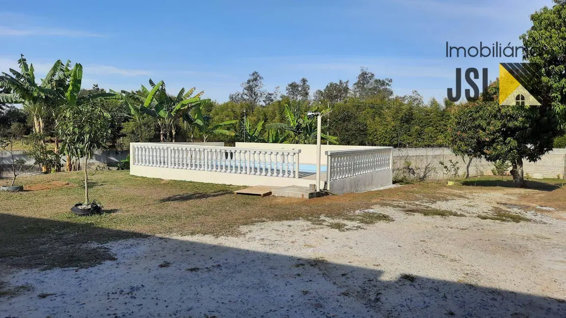 Foto 2 de Chácara com 2 quartos à venda, 1570m2 em Pousada Bandeirantes, Cacapava - SP