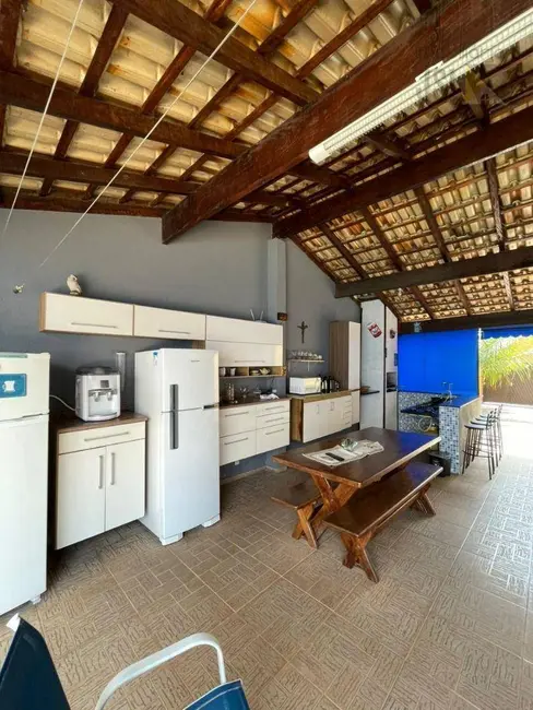 Foto 2 de Sobrado com 3 quartos à venda, 300m2 em Vila Galvão, Cacapava - SP