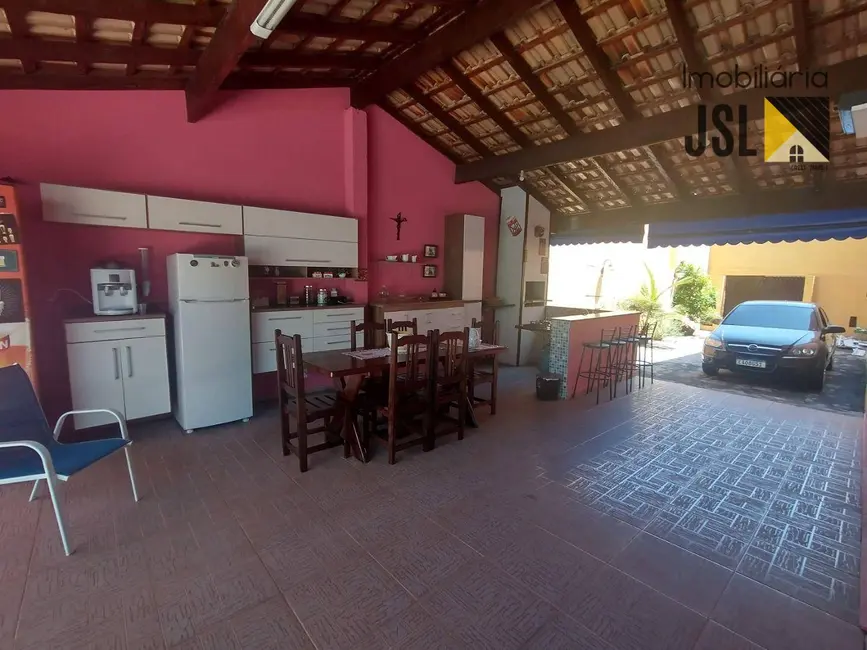 Foto 1 de Sobrado com 3 quartos à venda, 300m2 em Vila Galvão, Cacapava - SP