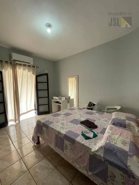 Sobrado com 3 quartos à venda, 300m2 em Vila Galvão, Cacapava - SP - imagem 8 Foto 8 de Sobrado com 3 quartos à venda, 300m2 em Vila Galvão, Cacapava - SP