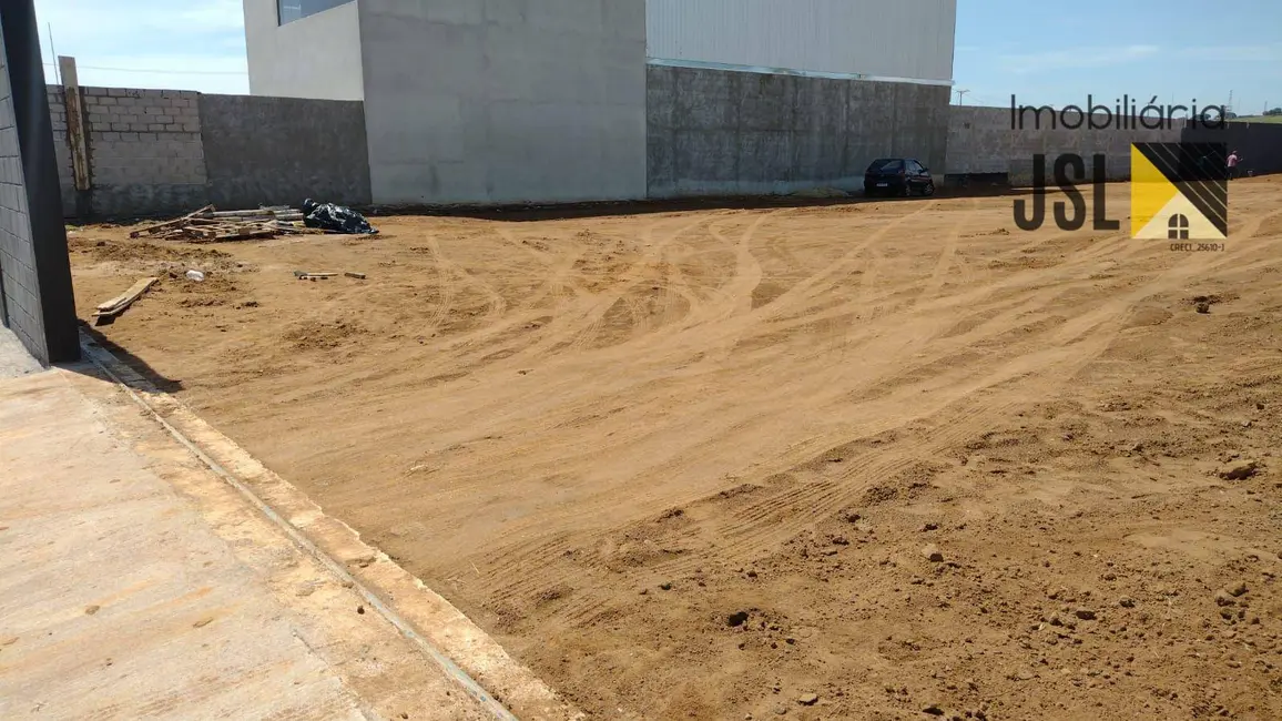Foto 2 de Terreno / Lote à venda, 2160m2 em Vila Galvão, Cacapava - SP