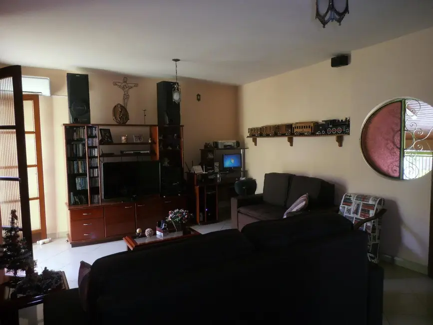 Foto 7 de Casa com 3 quartos à venda, 290m2 em Vila Santos, Cacapava - SP