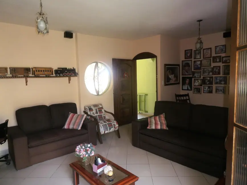 Foto 1 de Casa com 3 quartos à venda, 290m2 em Vila Santos, Cacapava - SP