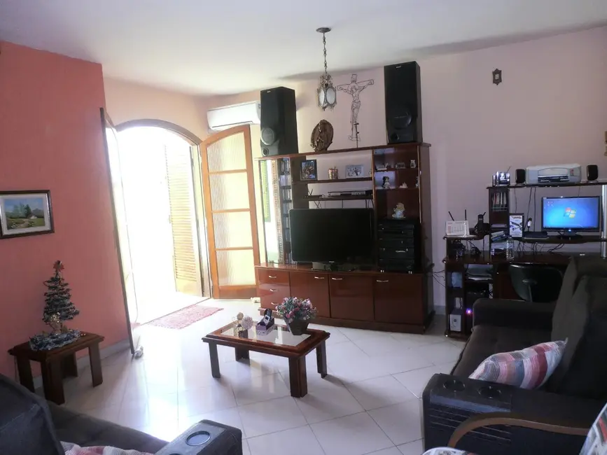 Foto 6 de Casa com 3 quartos à venda, 290m2 em Vila Santos, Cacapava - SP