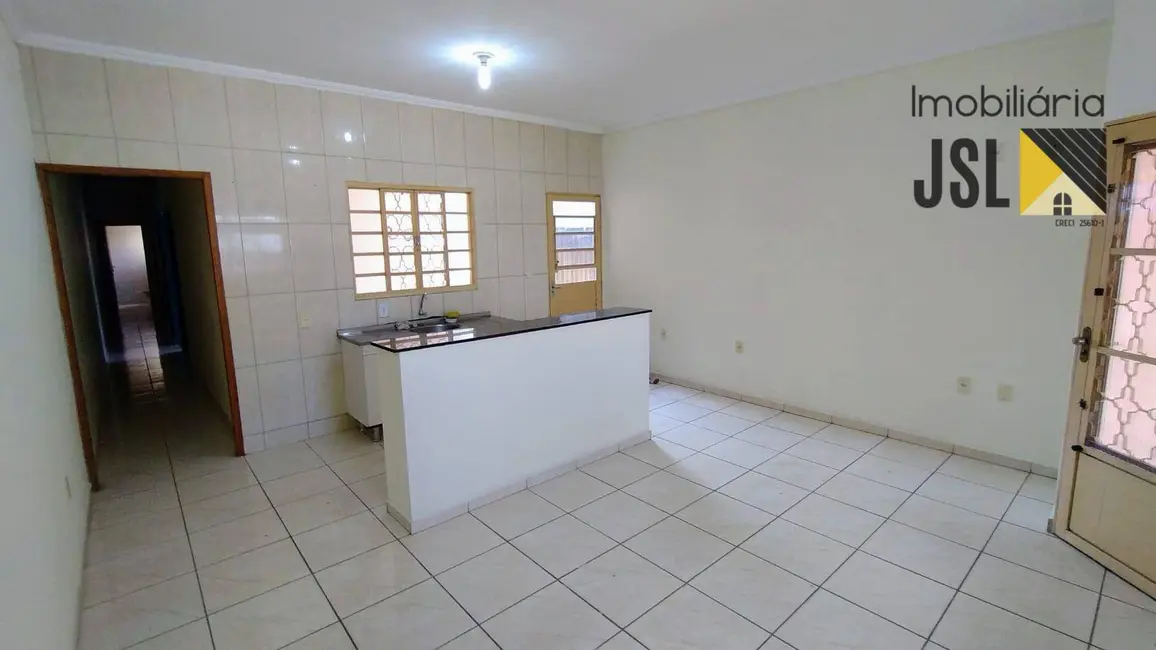 Foto 2 de Casa com 3 quartos à venda, 175m2 em Village das Flores, Cacapava - SP