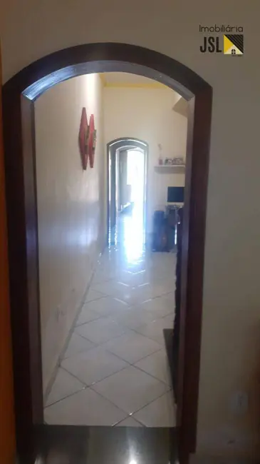 Sobrado com 3 quartos à venda, 170m2 em Jardim São José, Cacapava - SP - imagem 9 Foto 9 de Sobrado com 3 quartos à venda, 170m2 em Jardim São José, Cacapava - SP