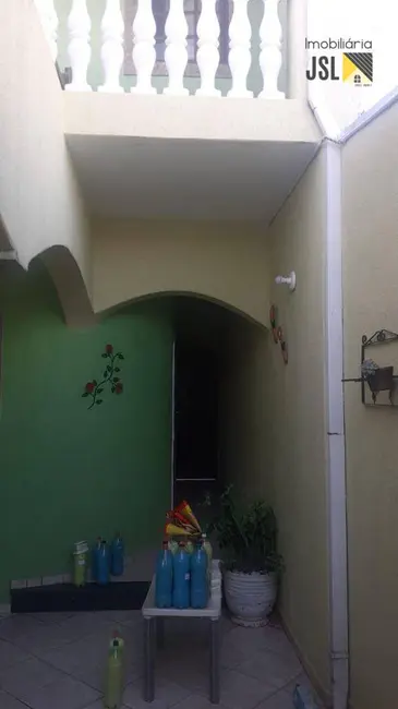 Sobrado com 3 quartos à venda, 170m2 em Jardim São José, Cacapava - SP - imagem 5 Foto 5 de Sobrado com 3 quartos à venda, 170m2 em Jardim São José, Cacapava - SP