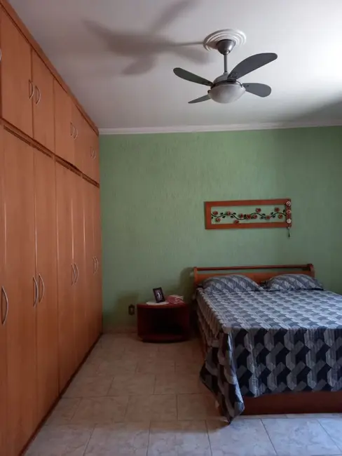 Foto 2 de Casa com 3 quartos à venda, 360m2 em Jardim São José, Cacapava - SP