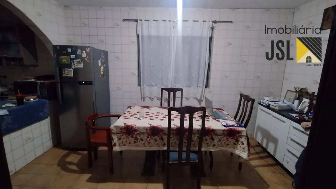 Foto 1 de Sobrado com 3 quartos à venda, 130m2 em Jardim São José, Cacapava - SP