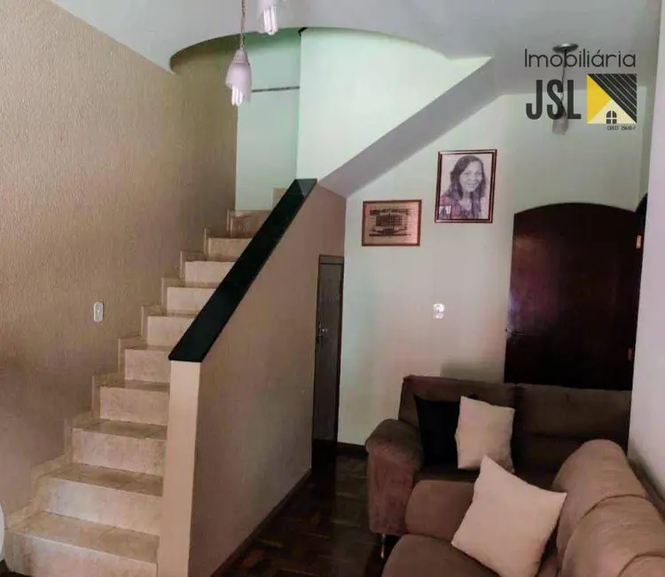 Foto 5 de Sobrado com 3 quartos à venda, 250m2 em Vila Santos, Cacapava - SP