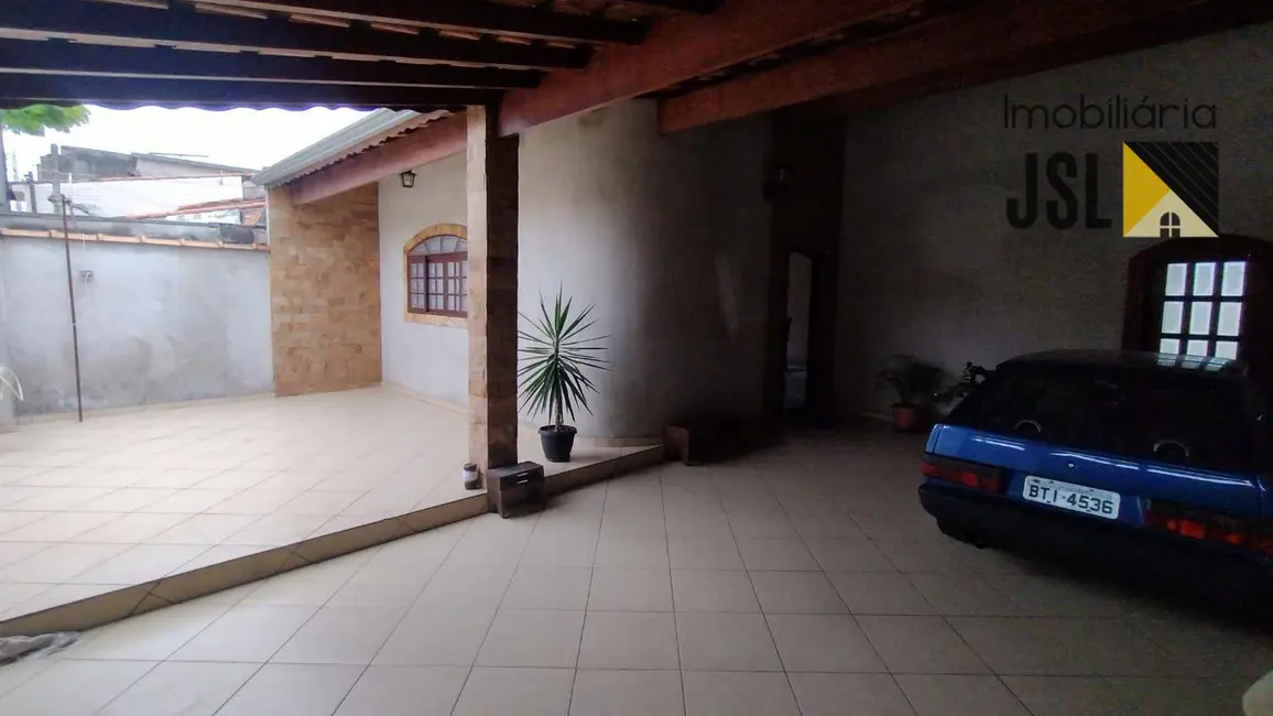 Casa com 3 quartos à venda, 250m2 em Vila Menino Jesus, Cacapava - SP - imagem 4 Foto 4 de Casa com 3 quartos à venda, 250m2 em Vila Menino Jesus, Cacapava - SP