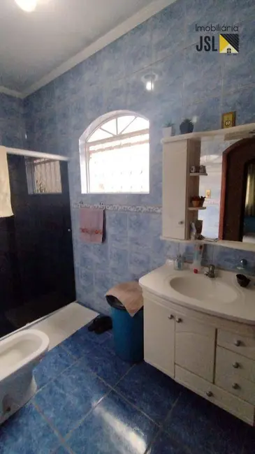 Casa com 3 quartos à venda, 250m2 em Vila Menino Jesus, Cacapava - SP - imagem 8 Foto 8 de Casa com 3 quartos à venda, 250m2 em Vila Menino Jesus, Cacapava - SP