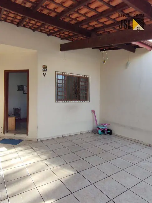 Sobrado com 3 quartos à venda, 125m2 em Vera Cruz, Cacapava - SP - imagem 3 Foto 3 de Sobrado com 3 quartos à venda, 125m2 em Vera Cruz, Cacapava - SP