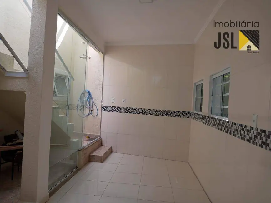 Foto 8 de Casa de Condomínio com 4 quartos à venda, 160m2 em Vila Bandeirantes, Cacapava - SP