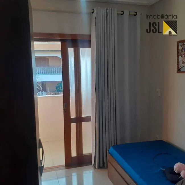 Foto 6 de Sobrado com 3 quartos à venda, 156m2 em Vila Santos, Cacapava - SP