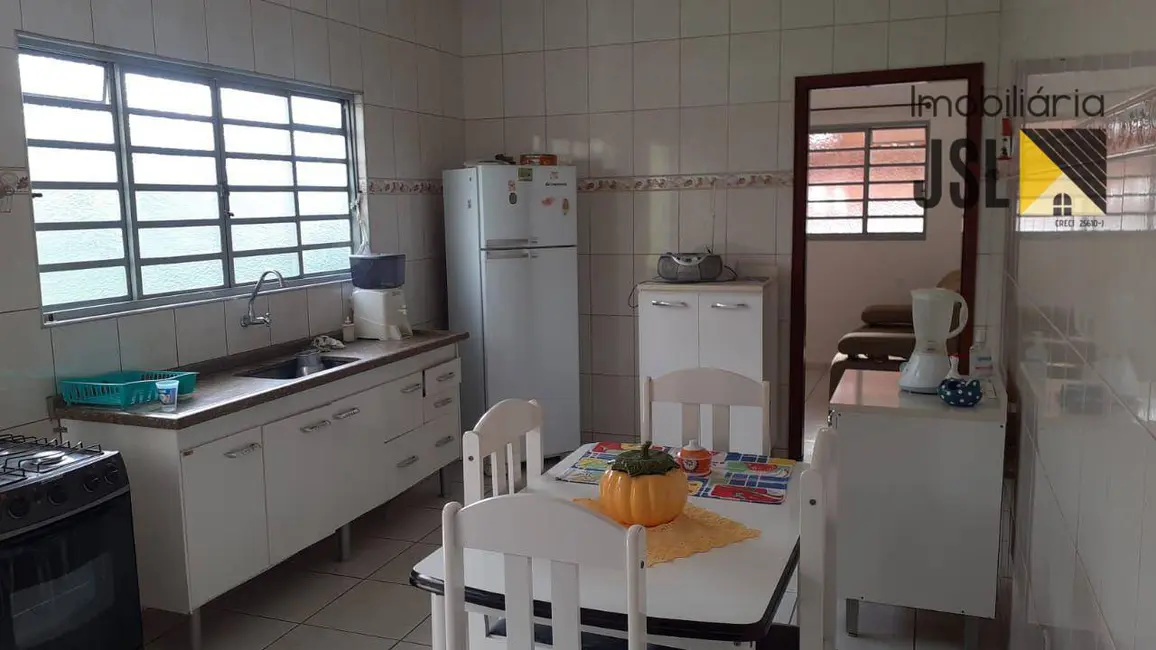 Foto 5 de Casa com 2 quartos à venda, 150m2 em Vila Bandeirantes, Cacapava - SP