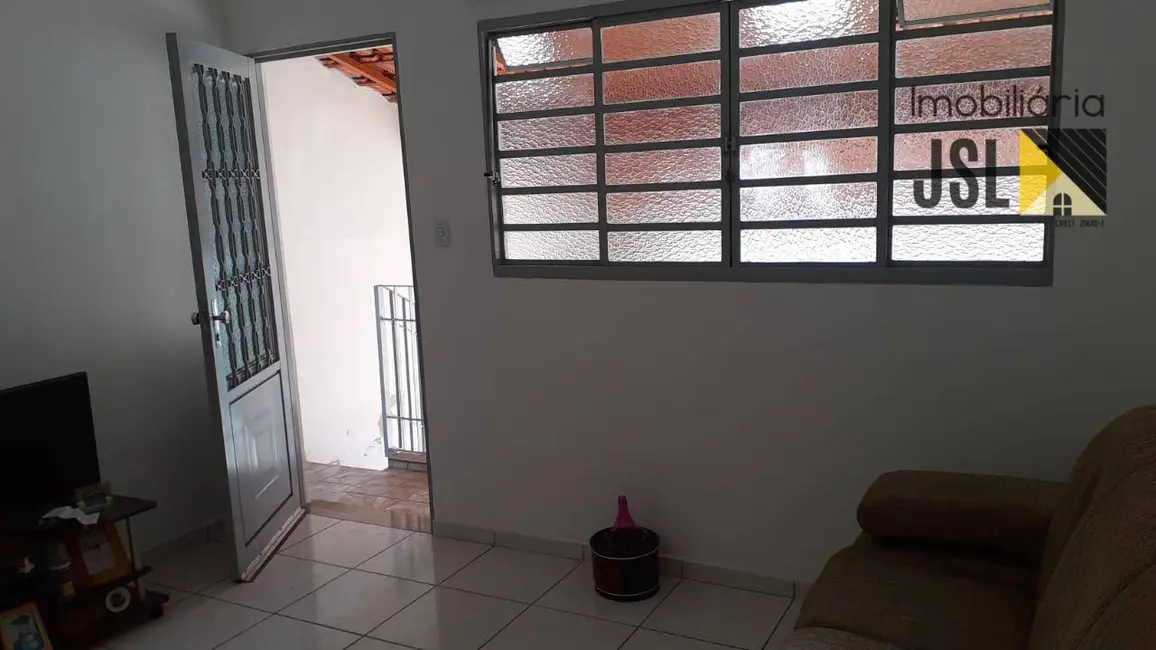 Foto 3 de Casa com 2 quartos à venda, 150m2 em Vila Bandeirantes, Cacapava - SP