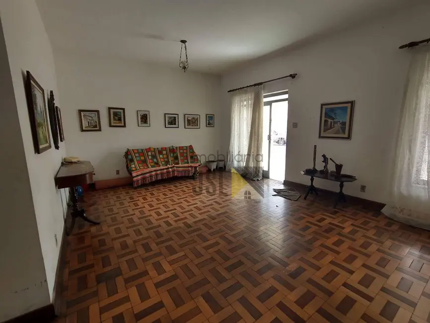 Foto 3 de Casa com 4 quartos à venda, 627m2 em Vila Resende, Cacapava - SP