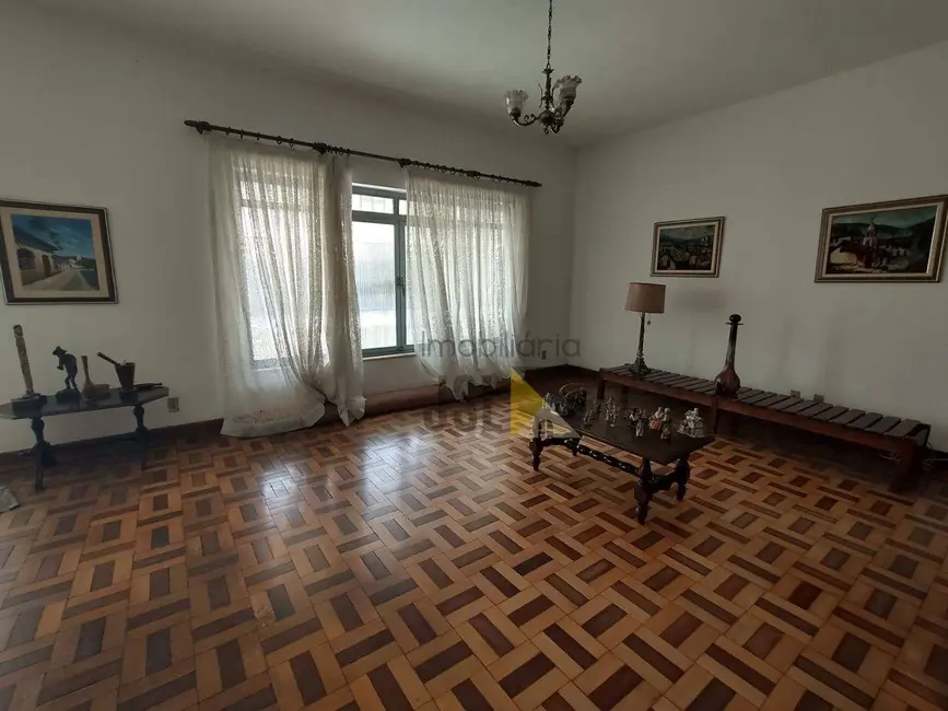 Foto 4 de Casa com 4 quartos à venda, 627m2 em Vila Resende, Cacapava - SP