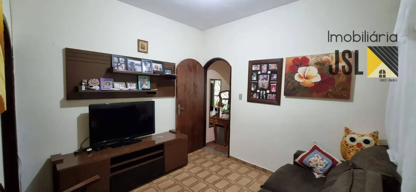 Sobrado com 3 quartos à venda, 125m2 em Vila Antônio Augusto Luiz, Cacapava - SP - imagem 2 Foto 2 de Sobrado com 3 quartos à venda, 125m2 em Vila Antônio Augusto Luiz, Cacapava - SP