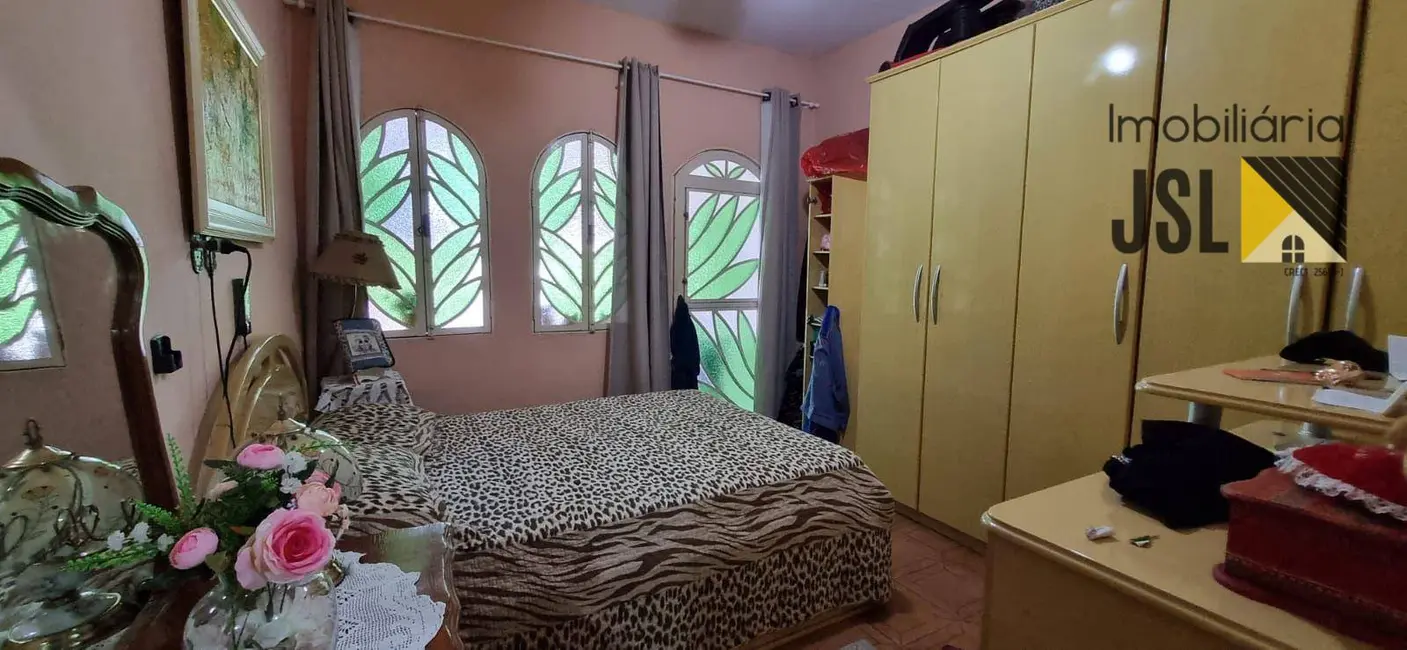 Sobrado com 3 quartos à venda, 125m2 em Vila Antônio Augusto Luiz, Cacapava - SP - imagem 4 Foto 4 de Sobrado com 3 quartos à venda, 125m2 em Vila Antônio Augusto Luiz, Cacapava - SP
