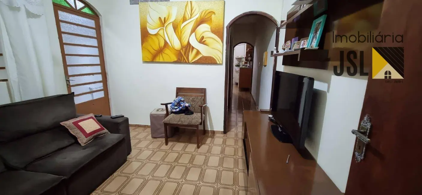 Sobrado com 3 quartos à venda, 125m2 em Vila Antônio Augusto Luiz, Cacapava - SP - imagem 5 Foto 5 de Sobrado com 3 quartos à venda, 125m2 em Vila Antônio Augusto Luiz, Cacapava - SP