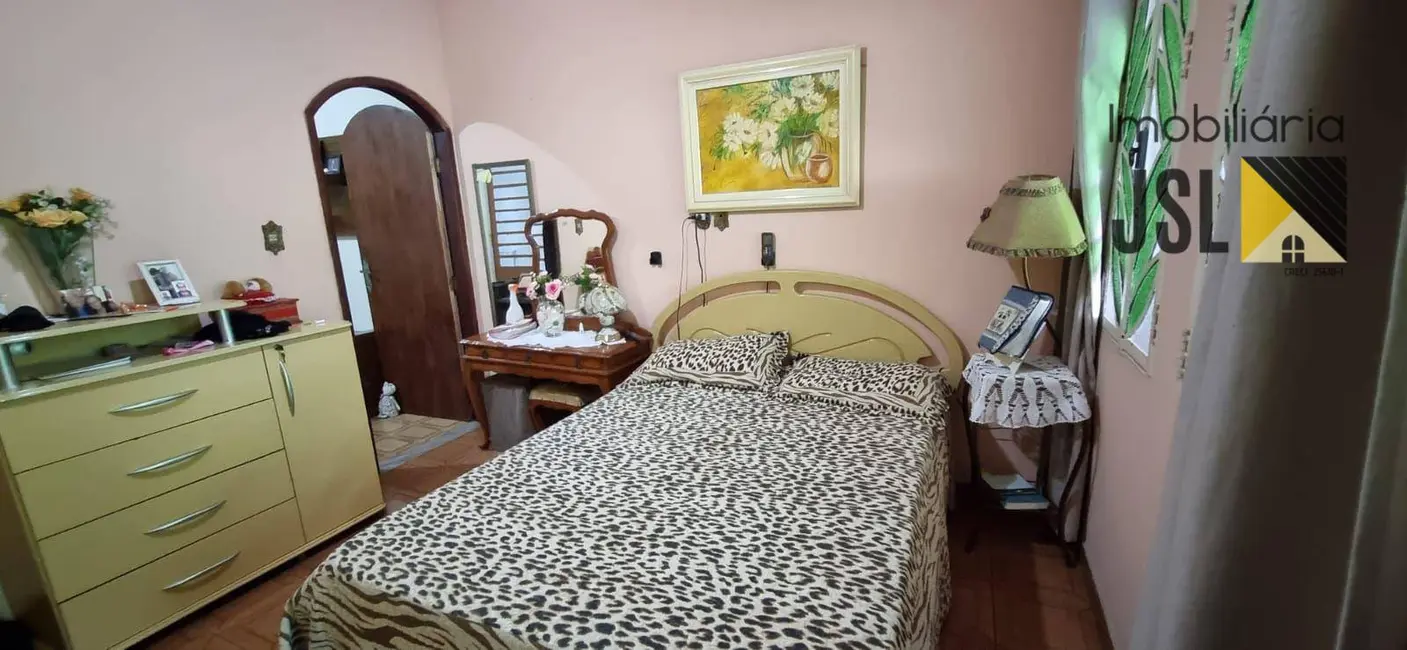 Sobrado com 3 quartos à venda, 125m2 em Vila Antônio Augusto Luiz, Cacapava - SP - imagem 8 Foto 8 de Sobrado com 3 quartos à venda, 125m2 em Vila Antônio Augusto Luiz, Cacapava - SP