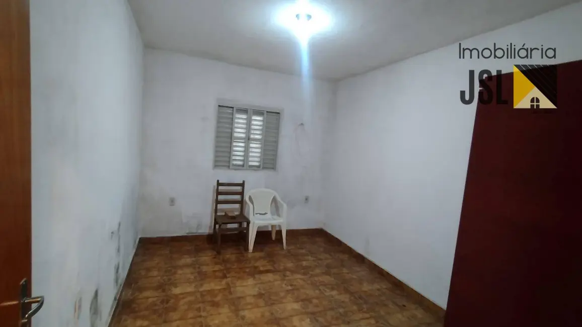 Foto 2 de Casa com 2 quartos à venda, 150m2 em Jardim Maria Cândida, Cacapava - SP