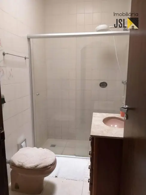 Casa com 3 quartos à venda, 300m2 em Vila São João, Cacapava - SP - imagem 8 Foto 8 de Casa com 3 quartos à venda, 300m2 em Vila São João, Cacapava - SP