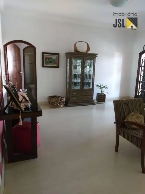 Casa com 3 quartos à venda, 300m2 em Vila São João, Cacapava - SP - imagem 6 Foto 6 de Casa com 3 quartos à venda, 300m2 em Vila São João, Cacapava - SP