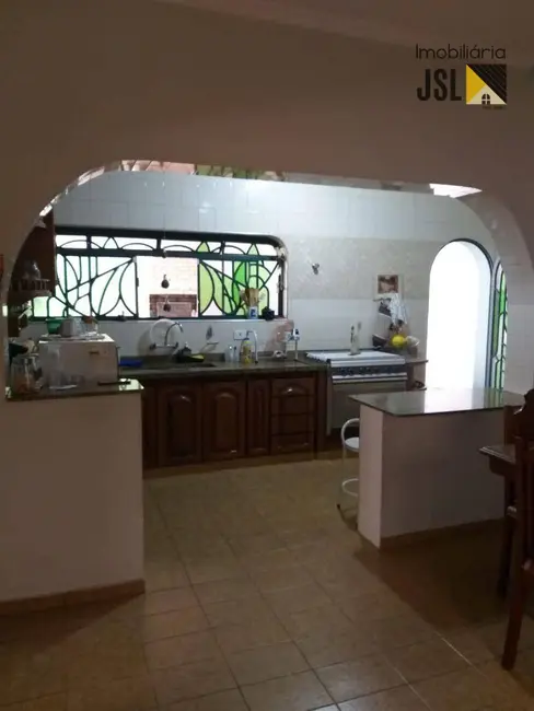 Foto 1 de Casa com 3 quartos à venda, 300m2 em Vila São João, Cacapava - SP