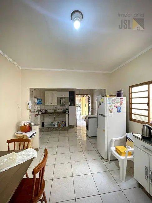 Casa com 2 quartos à venda, 250m2 em Jardim Rafael, Cacapava - SP - imagem 3 Foto 3 de Casa com 2 quartos à venda, 250m2 em Jardim Rafael, Cacapava - SP