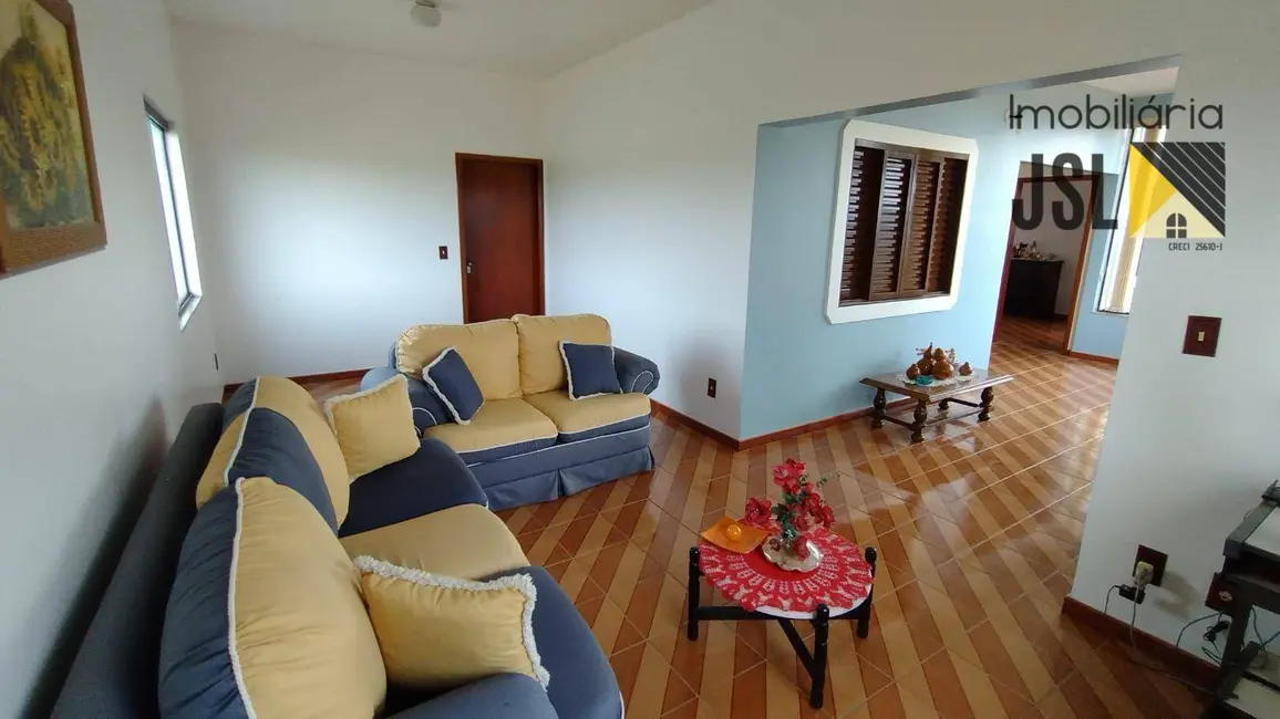 Chácara com 4 quartos à venda, 4000m2 em Sítio Portal Vila Rica, Cacapava - SP - imagem 8 Foto 8 de Chácara com 4 quartos à venda, 4000m2 em Sítio Portal Vila Rica, Cacapava - SP