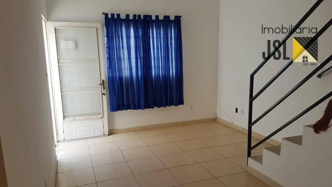 Foto 3 de Sobrado com 2 quartos à venda, 80m2 em Village das Flores, Cacapava - SP