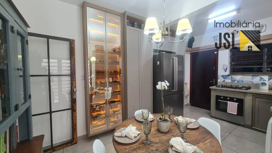 Foto 7 de Sobrado com 3 quartos à venda, 245m2 em Jardim São José, Cacapava - SP