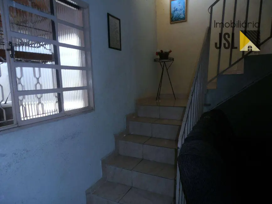 Foto 4 de Sobrado com 2 quartos à venda, 180m2 em Vila Naly, Cacapava - SP