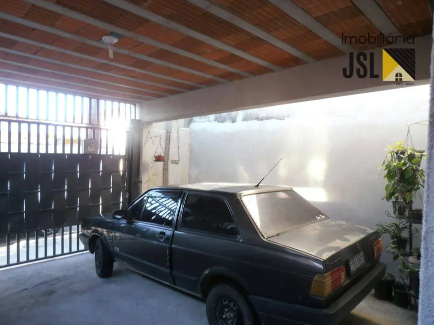 Foto 3 de Sobrado com 2 quartos à venda, 180m2 em Vila Naly, Cacapava - SP