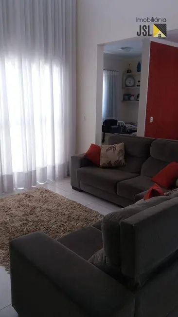 Foto 1 de Sobrado com 3 quartos à venda, 300m2 em Cacapava - SP