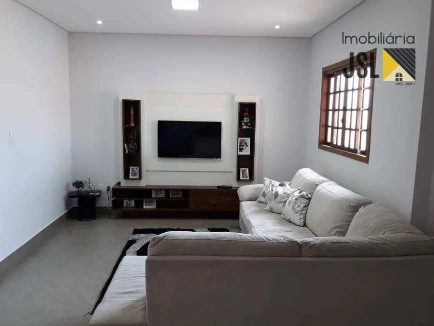 Foto 3 de Sobrado com 3 quartos à venda, 140m2 em Borda da Mata, Cacapava - SP