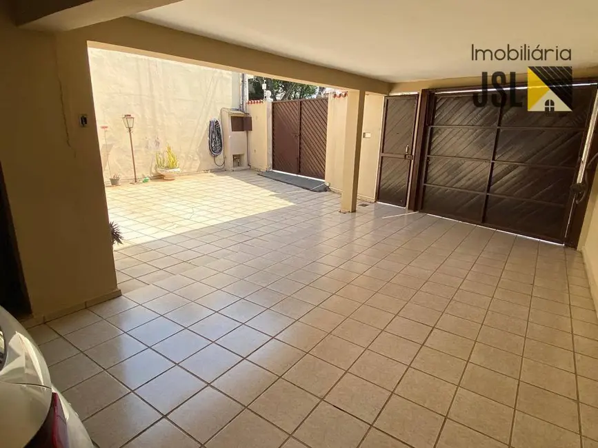 Foto 2 de Casa com 3 quartos à venda, 340m2 em Jardim Maria Cândida, Cacapava - SP