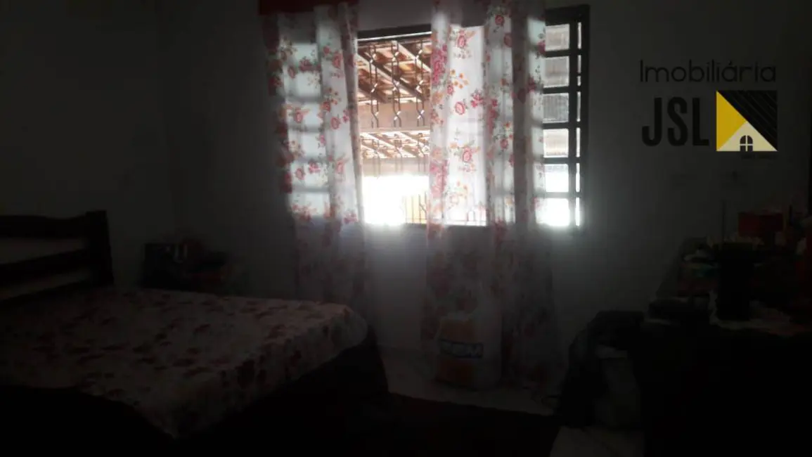 Casa com 3 quartos à venda, 175m2 em Parque Residencial Santo André, Cacapava - SP - imagem 2 Foto 2 de Casa com 3 quartos à venda, 175m2 em Parque Residencial Santo André, Cacapava - SP