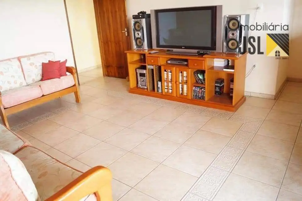 Foto 2 de Sobrado com 3 quartos à venda, 235m2 em Vila Menino Jesus, Cacapava - SP