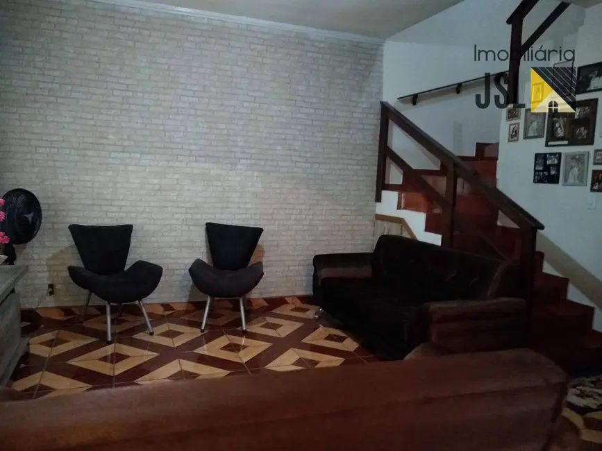 Foto 3 de Sobrado com 3 quartos à venda, 240m2 em Vila Menino Jesus, Cacapava - SP