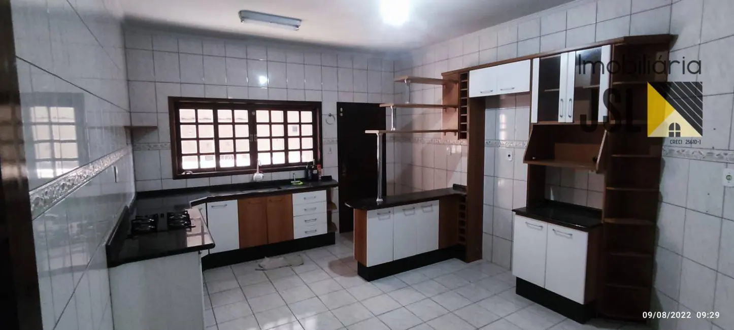 Casa com 3 quartos à venda, 252m2 em Residencial Esperança, Cacapava - SP - imagem 7 Foto 7 de Casa com 3 quartos à venda, 252m2 em Residencial Esperança, Cacapava - SP