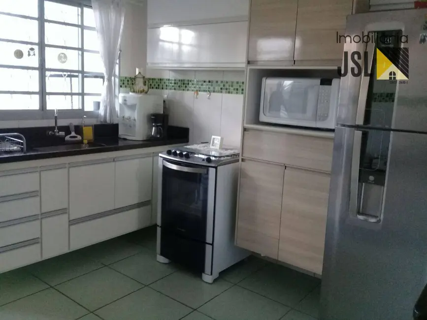 Foto 7 de Casa com 2 quartos à venda, 175m2 em Parque Residencial Santo André, Cacapava - SP