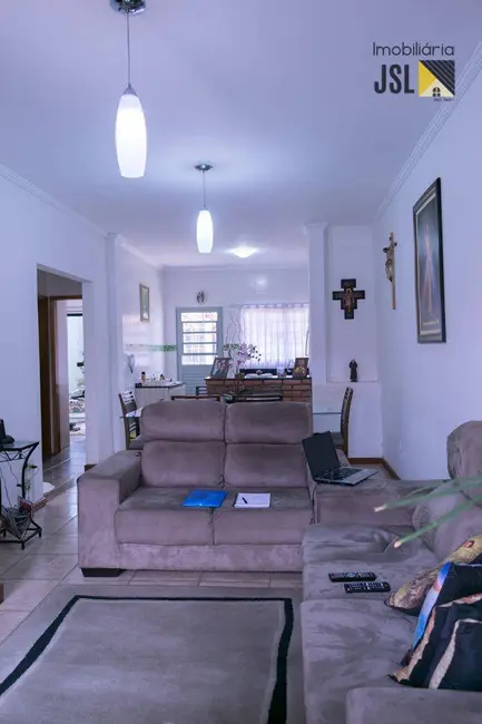 Foto 3 de Casa com 2 quartos à venda, 175m2 em Parque Residencial Santo André, Cacapava - SP