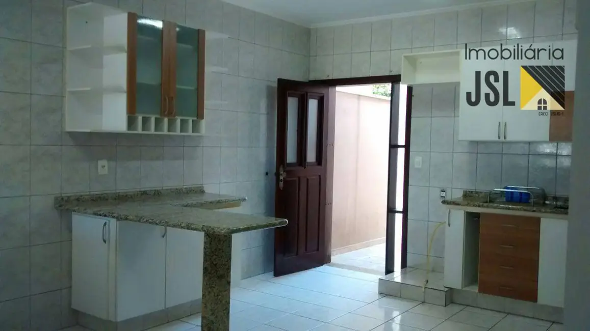 Casa com 2 quartos à venda, 275m2 em Cacapava - SP - imagem 4 Foto 4 de Casa com 2 quartos à venda, 275m2 em Cacapava - SP