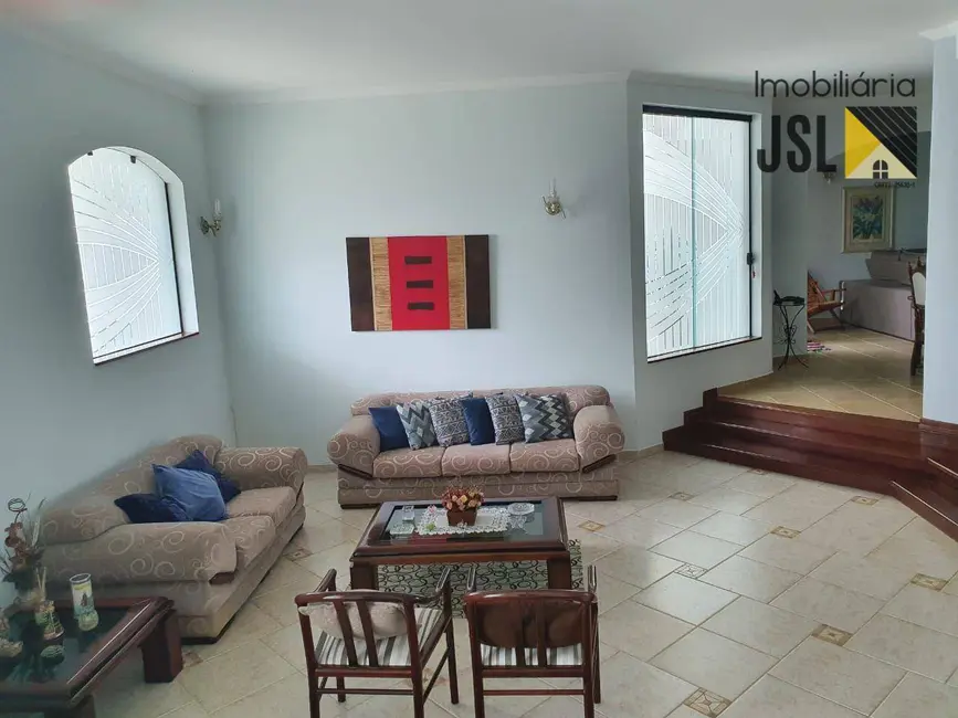 Foto 3 de Sobrado com 4 quartos à venda, 550m2 em Cacapava - SP