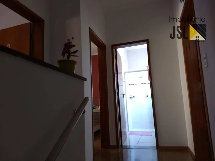 Foto 6 de Sobrado com 3 quartos à venda, 204m2 em Jardim Julieta, Cacapava - SP