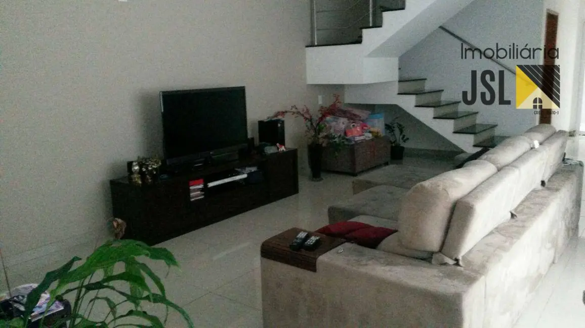 Foto 3 de Sobrado com 3 quartos à venda, 204m2 em Jardim Julieta, Cacapava - SP